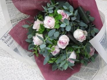 バラとグリーンの花束｜「花茂」　（愛知県みよし市の花キューピット加盟店 花屋）のブログ